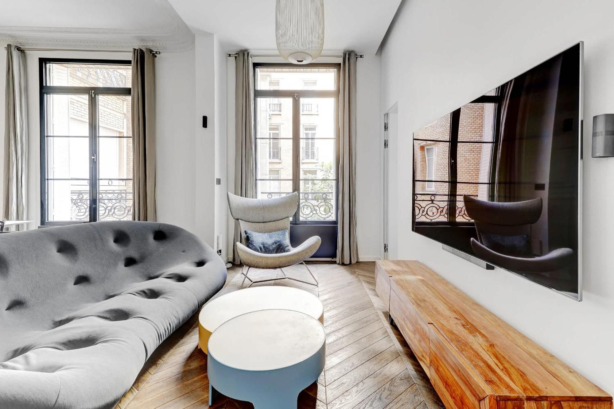 De Luxe Haussmannien Aux Champs-elysees Apartment