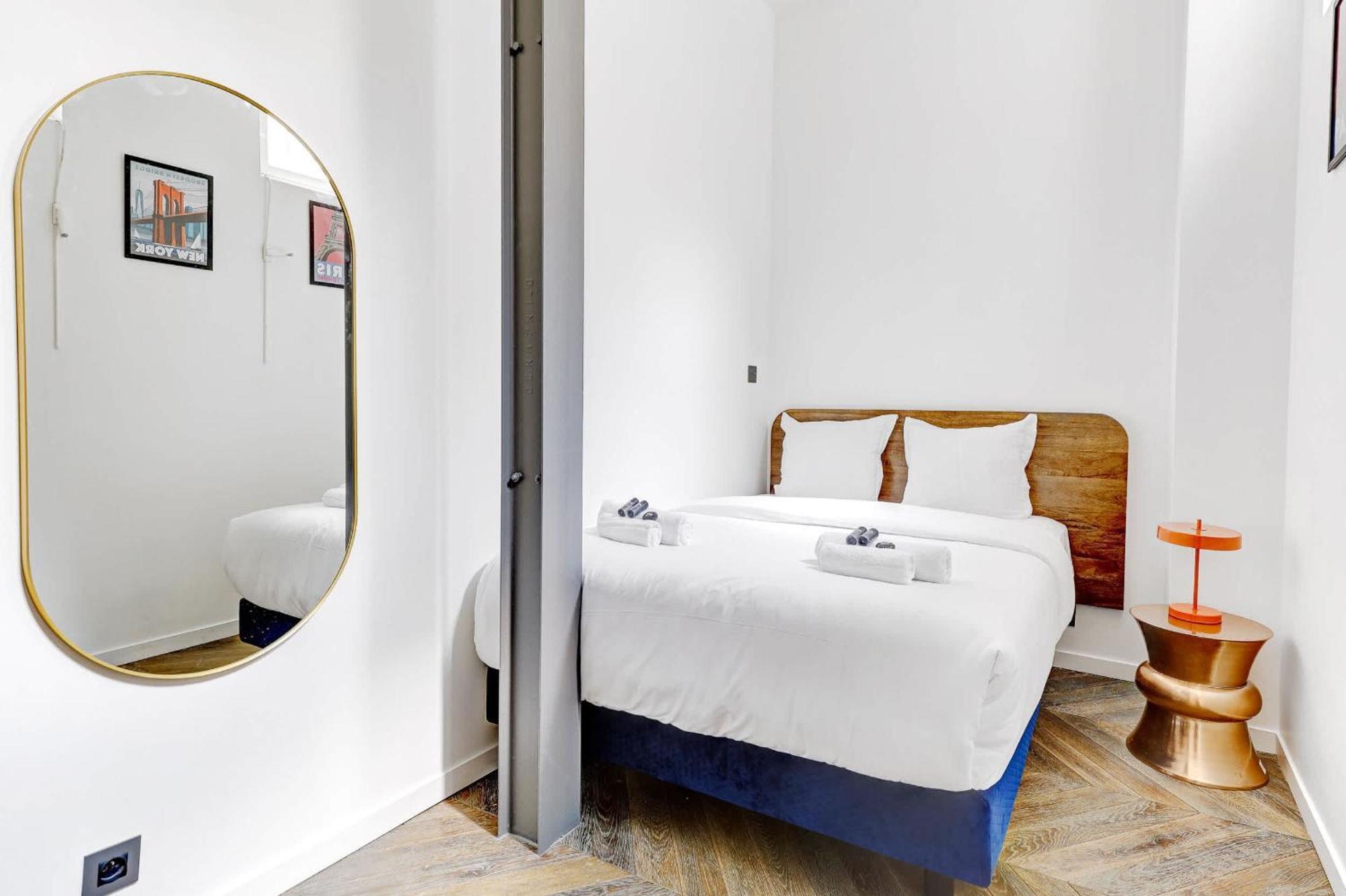 De Luxe Haussmannien Aux Champs-elysees Apartment