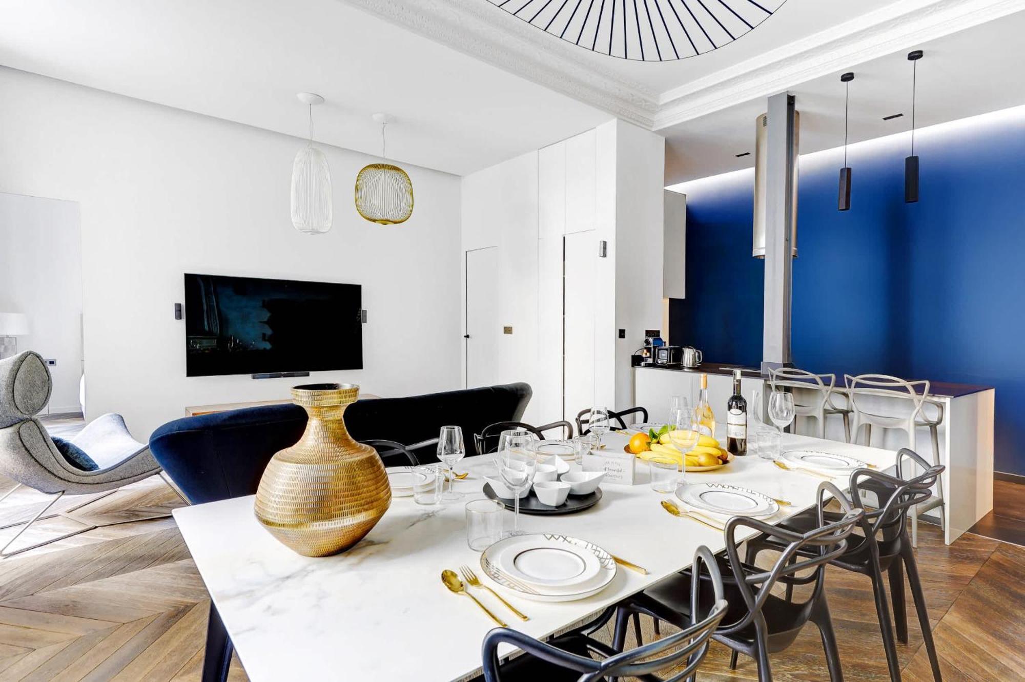 De Luxe Haussmannien Aux Champs-elysees Apartment