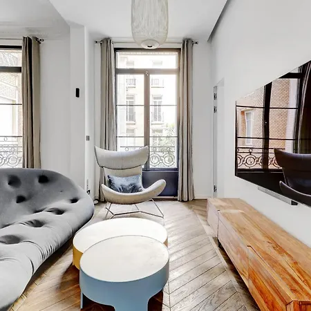 De Luxe Haussmannien Aux Champs-elysees Appartamento
