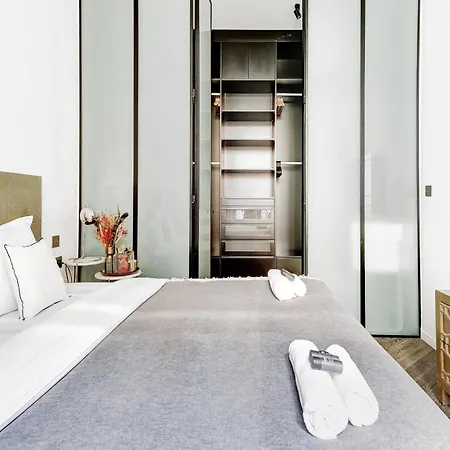 De Luxe Haussmannien Aux Champs-elysees Appartamento *
